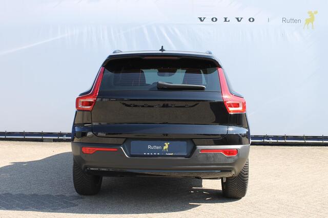 Volvo XC40 T5 262PK Automaat Recharge R-Design Cruise Control / Semi Elektrisch Wegklapbare Trekhaak / 19" Lichtmetalen velgen / Parkeersensoren voor en achter met parkeercamera achter / Road Sign Information