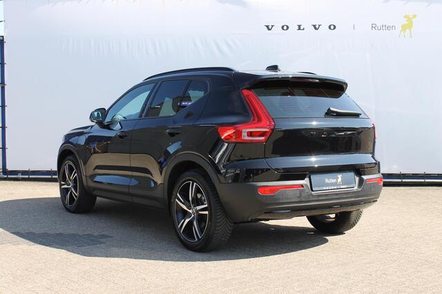 Volvo XC40 T5 262PK Automaat Recharge R-Design Cruise Control / Semi Elektrisch Wegklapbare Trekhaak / 19" Lichtmetalen velgen / Parkeersensoren voor en achter met parkeercamera achter / Road Sign Information