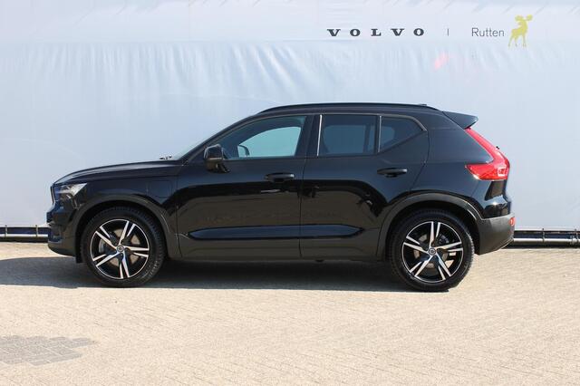 Volvo XC40 T5 262PK Automaat Recharge R-Design Cruise Control / Semi Elektrisch Wegklapbare Trekhaak / 19" Lichtmetalen velgen / Parkeersensoren voor en achter met parkeercamera achter / Road Sign Information