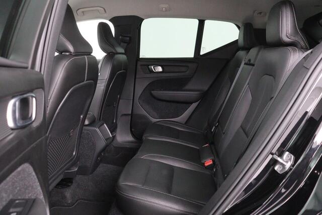 Volvo XC40 1.5 T3 Momentum Pro | Leder | Stoelverwarming | Camera | Navigatie | PDC | Full LED | Climate control