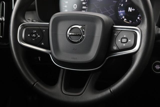 Volvo XC40 1.5 T3 Momentum Pro | Leder | Stoelverwarming | Camera | Navigatie | PDC | Full LED | Climate control