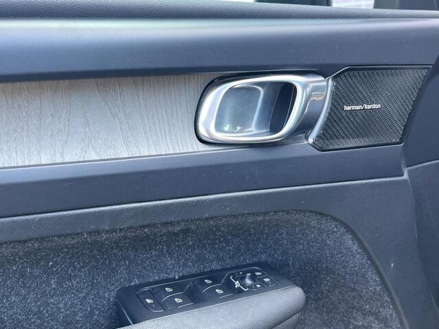 Volvo XC40 T4 Automaat Inscription | Harman Kardon audio | Keyless entry | Zittingverlenging | Stoelverwarming | DAB+ | Camera | Park assist voor en achter