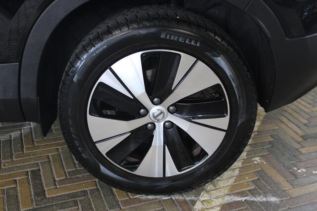 Volvo XC40 1.5 T4 Recharge Inscription Expression | Incl. 12 maanden garantie | Navigatie | Cruise | Wegklapbare trekhaak | Parkeersensoren | LED koplampen | Isofix | Virtueel dashboard | 1800 kg trekgewicht |