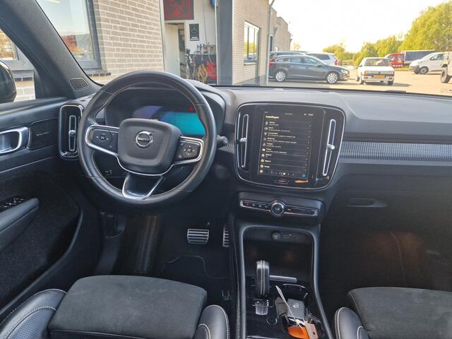Volvo XC40 Recharge P8 AWD R-Design Camera | Vewarmd stuur