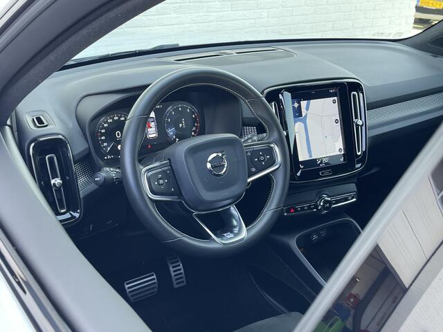Volvo XC40 2.0 T4 AWD R-Design | CarPlay | Camera | LED | Parelmoer | Cruise | 18 inch
