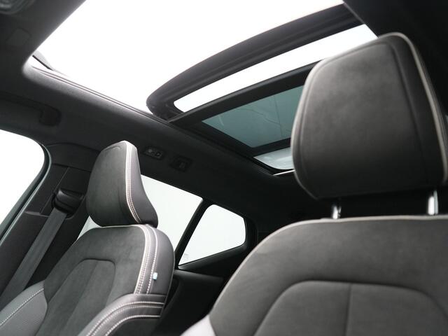 Volvo XC40 T5 Recharge R-Design 261PK Plug In Hybrid | PHEV | Trekhaak af Fabriek | Panodak | Harman Kardon | Alcantara Sportstoelen Verwarmd | 19'' L.M. | Camera |