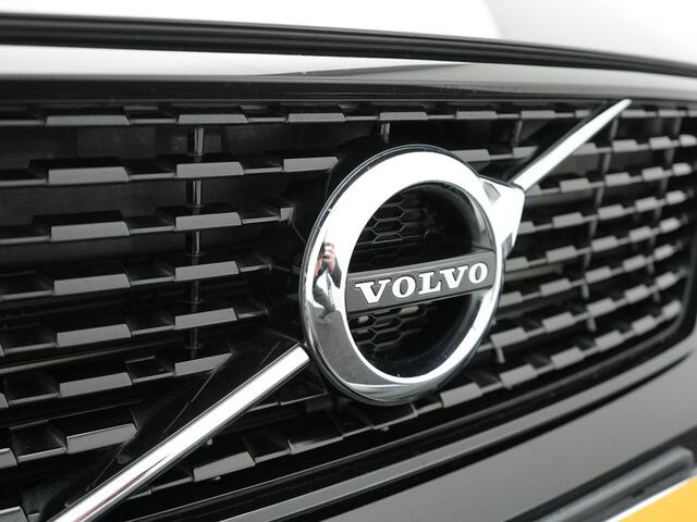 Volvo XC40 T5 Recharge R-Design 261PK Plug In Hybrid | PHEV | Trekhaak af Fabriek | Panodak | Harman Kardon | Alcantara Sportstoelen Verwarmd | 19'' L.M. | Camera |