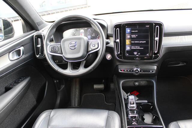 Volvo XC40 1.5 T3 Inscription Camera | Verwarmde stoelen | zwart leder