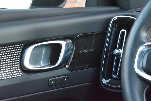 Volvo XC40 Recharge P8 408PK AWD R-Design | Lounge Pack | Power Seats |