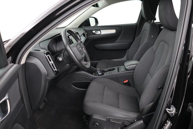 Volvo XC40 1.5 T3 Business Pro | Stoel & stuurverwarming | Trekhaak | Adaptive cruise | Camera | Carplay | Keyless | Full LED