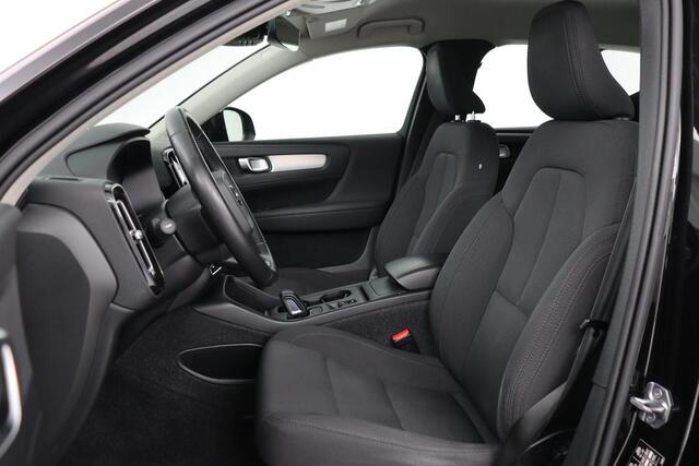 Volvo XC40 1.5 T3 Business Pro | Stoel & stuurverwarming | Trekhaak | Adaptive cruise | Camera | Carplay | Keyless | Full LED