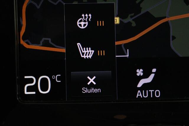 Volvo XC40 1.5 T3 Business Pro | Stoel & stuurverwarming | Trekhaak | Adaptive cruise | Camera | Carplay | Keyless | Full LED