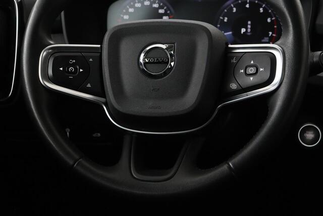 Volvo XC40 1.5 T3 Business Pro | Stoel & stuurverwarming | Trekhaak | Adaptive cruise | Camera | Carplay | Keyless | Full LED