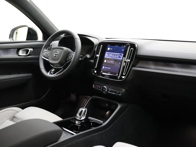 Volvo XC40 Recharge Plus 70 kWh / Wool Blend / El. Trekhaak / Getint glas / Adapt. Cruise / BLIS / El. Achterklep / Stoel + Stuurw. Verwarming / Keyless / 19 + all season /