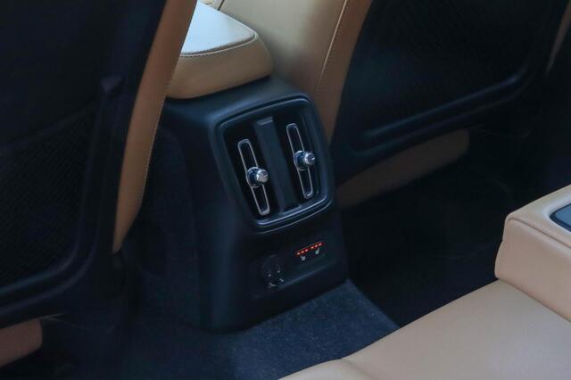 Volvo XC40 1.5 T5 Recharge Inscription 262pk | Panodak |