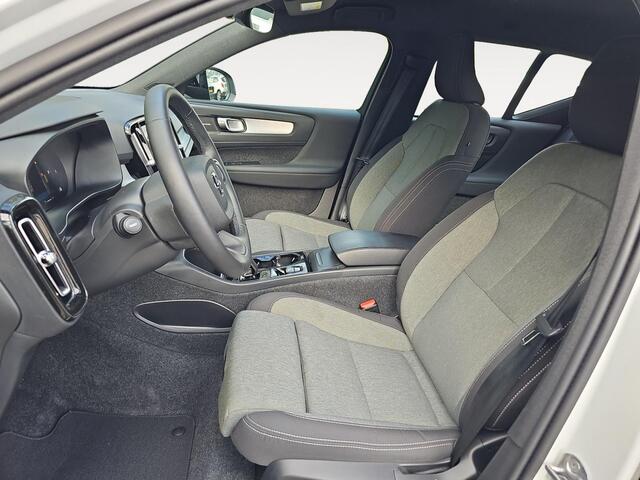 Volvo XC40 2.0 B4 Plus Dark | Trekhaak | Stoelverwarming | Stuurverwarming | Harman/Kardon Audio |