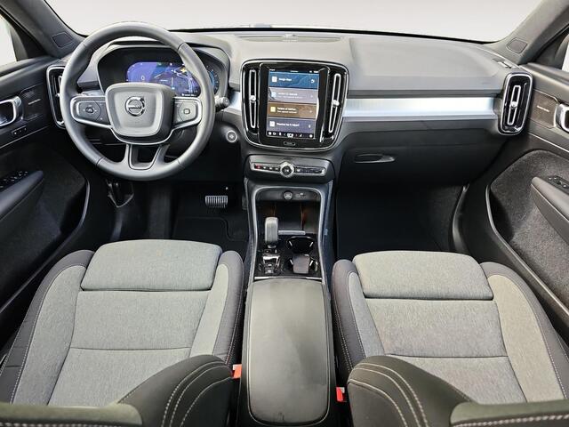 Volvo XC40 2.0 B4 Plus Dark | Trekhaak | Stoelverwarming | Stuurverwarming | Harman/Kardon Audio |