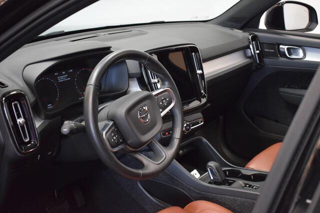 Volvo XC40 T2 130pk AUT8 Business Pro Sunroof/ Leer/ Ruit, Stoel en stuur Verw./ 360 Camera/ Adap. Cruise/ Aplle Android