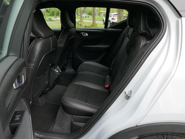 Volvo XC40 T2 AUT R-Design 12 MND garantie Navi / Stuur- en stoelverwarming / Keyless Entry