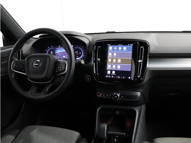 Volvo XC40 2.0 B4 Plus Dark / Trekhaak / Adaptive Cruise / Elektrische Stoelen / Verwarmbare Stoelen + Stuur / Harman Kardon /