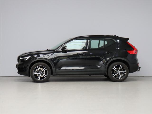 Volvo XC40 2.0 B4 Plus Dark / Trekhaak / Adaptive Cruise / Elektrische Stoelen / Verwarmbare Stoelen + Stuur / Harman Kardon /
