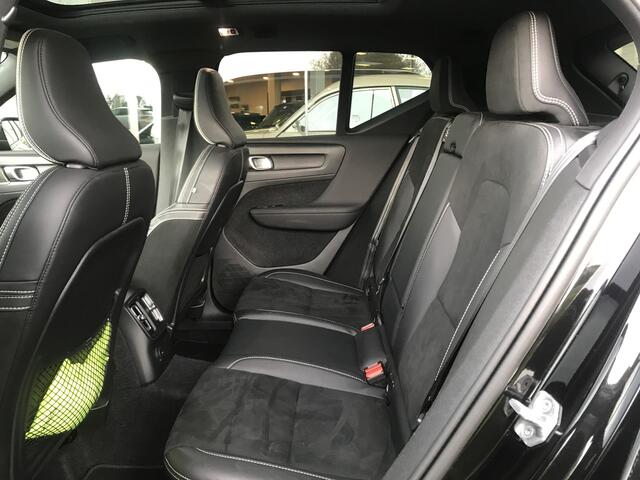 Volvo XC40 1.5 T4 Recharge R-Design | Rijklaar incl 12 mnd Bovag | Panoramadak Adaptieve cruise Donker glas