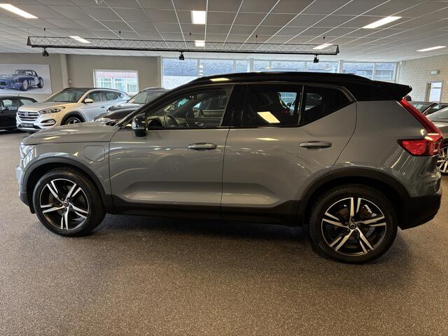 Volvo XC40 T4 Recharge R-Design / Panoramadak / Stoel- en stuurverw / BLIS / Dab+ / Apple Carplay / 360 camera / Park assist / Keyless / Elek achterklep - Full LED -