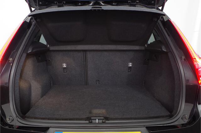 Volvo XC40 1.5 T3 > 157pk/Afneembare trekhaak/Camera/Getint glas/18inch velgen...