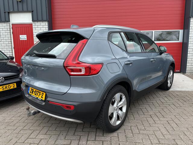 Volvo XC40 1.5 T3 Momentum Pro AUTOMAAT / TREKHAAK / FULL LED / STOELVERW / CARPLAY / CAMERA / NAVI / CLIMA / NL-AUTO