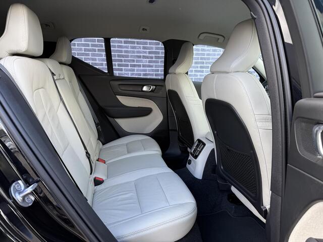 Volvo XC40 1.5 T4 Recharge Inscription | Trekhaak | 360° Camera | BLIS | Adaptieve Cruise Controle | All Season | Standkachel | Leder | Memory |