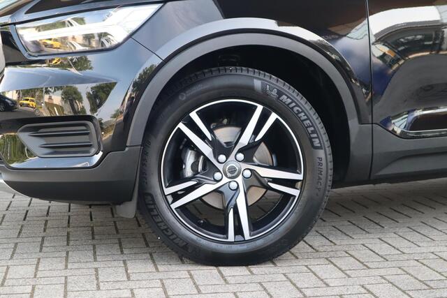Volvo XC40 2.0 D3 Momentum | Trekhaak | Stoelverwarming | Navigatie | Polestar optimalisatie