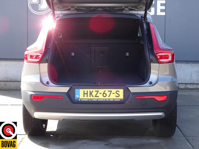 Volvo XC40 1.5 T4 Recharge Momentum Pro