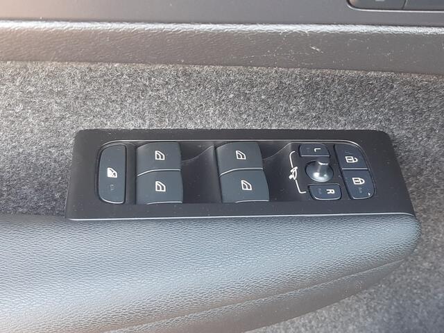 Volvo XC40 1.5 155Kw Navigatie - Cruise-control - Leder - Verwarmde voorrui