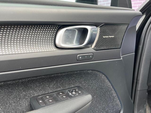 Volvo XC40 T5 AWD R-Design | Parkeerverwarming | 360º Camera | Harman Kardon audio | Elektr. stoelverst. met geheugen | Adaptive Cruise control