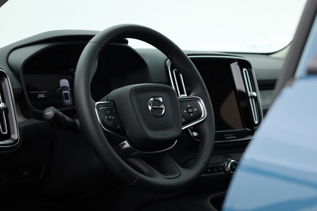 Volvo XC40 2.0 B3 Plus Dark | Pano | 360cam | Pilot Assist | 20'' | H&K | Elek. Stoelen