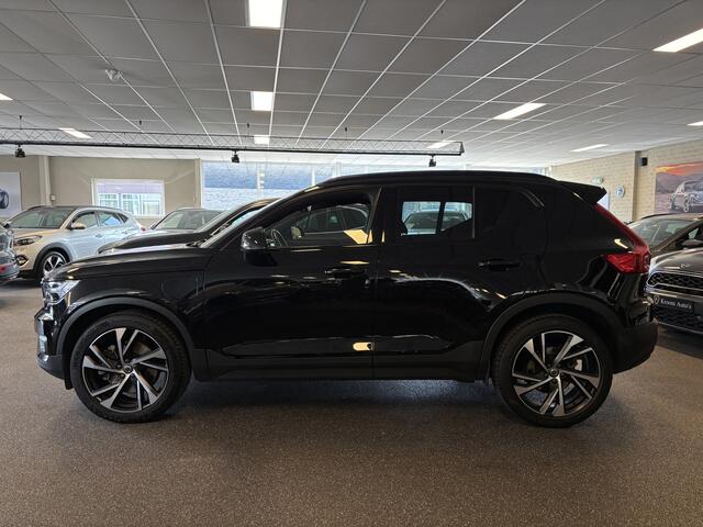 Volvo XC40 1.5 T4 Recharge R-Design / Panodak / Stuur- en Stoelverwarming / Dab+ / Harman-Kardon / BLIS / 20 inch / 360 camera / Keyless - Full LED -