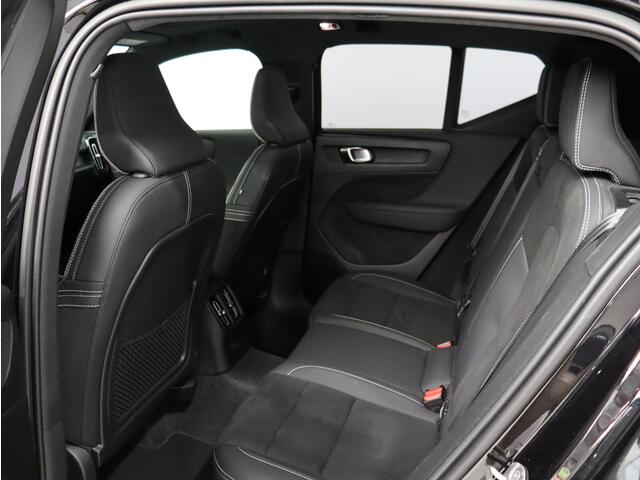 Volvo XC40 T5 Plug-in hybrid Ultimate Dark / Trekhaak / Pan. dak / Elektr. bed. stoelen / Harman Kardon