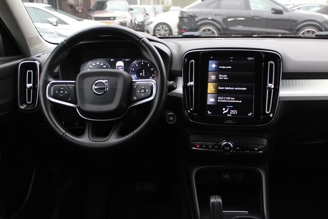 Volvo XC40 2.0 T4 Inscription / Half leder / Navigatie / Parkeerhulp V+A / 18'' / LED Koplampen / Stoelverwarming / Cruise Control