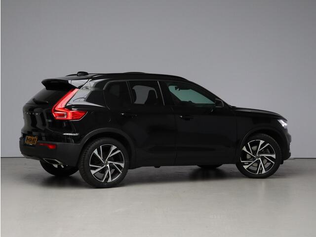 Volvo XC40 T5 Twin Engine R-Design / Pan. dak / Harman Kardon / 20" / Stoel+voorruitverwarming / Leder / Full LED