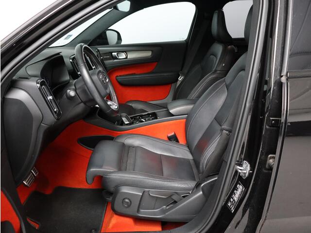 Volvo XC40 T5 Twin Engine R-Design / Pan. dak / Harman Kardon / 20" / Stoel+voorruitverwarming / Leder / Full LED
