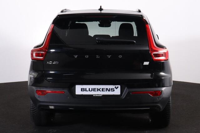 Volvo XC40 Recharge Ultimate 70 kWh - Panorama/schuifdak - IntelliSafe Assist & Surround - 360º Camera - Verwarmde voorstoelen & stuur - Parkeersensoren voor & achter - Elektr. bedienb. voorstoelen met geheugen links - Draadloze tel. lader - Warmtepomp - Extra getin