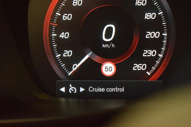Volvo XC40 2.0 T4 190pk AUT R-Design 63000 NAP Sunroof/ Adapt. Cruise/ Camera/ 20"LMV