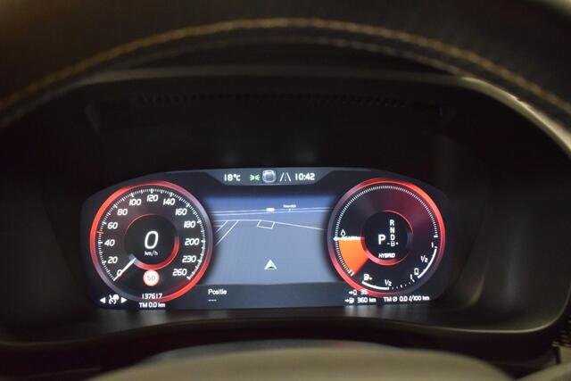 Volvo XC40 T5 261pk AUT7 Recharge R-Design PHEV 35km Adapt. Cruise/ Camera/ Stoel&Stuur verw./ Blis/ PDC