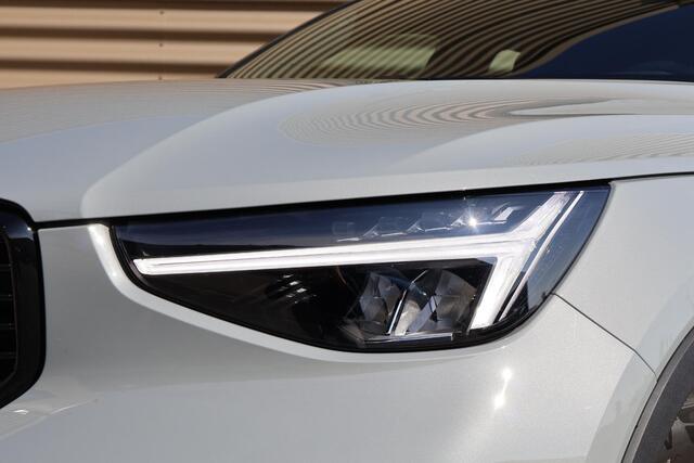 Volvo XC40 B4 Plus Dark | Harman Kardon | Elek trekhaak | Stuur & stoelverwarming