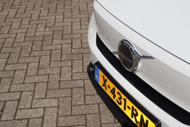 Volvo XC40 Single Motor Extended Range Ultimate 82 kWh | Full Options| Schuif-/ kanteldak| Warmtepomp| Verwarmbare voorstoelen| Stuurwielverwarming| Harman Kardon Audio| Keyless Entry| 20'' Lichtmetalen velgen| Elektrisch bedienbare bestuurdersstoel met geheugenfunc