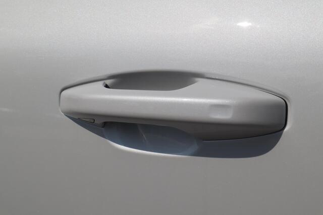 Volvo XC40 Single Motor Extended Range Ultimate 82 kWh | Full Options| Schuif-/ kanteldak| Warmtepomp| Verwarmbare voorstoelen| Stuurwielverwarming| Harman Kardon Audio| Keyless Entry| 20'' Lichtmetalen velgen| Elektrisch bedienbare bestuurdersstoel met geheugenfunc