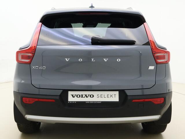 Volvo XC40 T5 262PK Ultimate Bright / Panorama dak / Lederen bekleding / H&K Audio / Camera voor en achter / Elektr. verstelbr. stoelen /