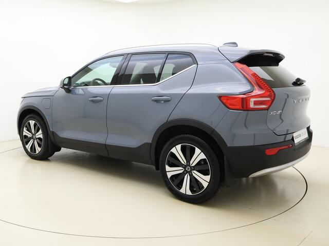 Volvo XC40 T5 262PK Ultimate Bright / Panorama dak / Lederen bekleding / H&K Audio / Camera voor en achter / Elektr. verstelbr. stoelen /