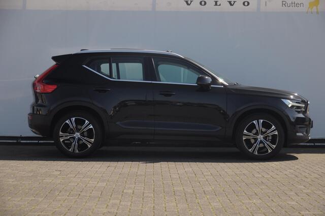 Volvo XC40 T3 163PK Automaat Inscription / Adaptieve cruise control / Panoramadak / BLIS / Elektrische achterklep / Trekhaak / Elektrische stoelen / Parkeersensoren met 360 camera / Lederen bekleding