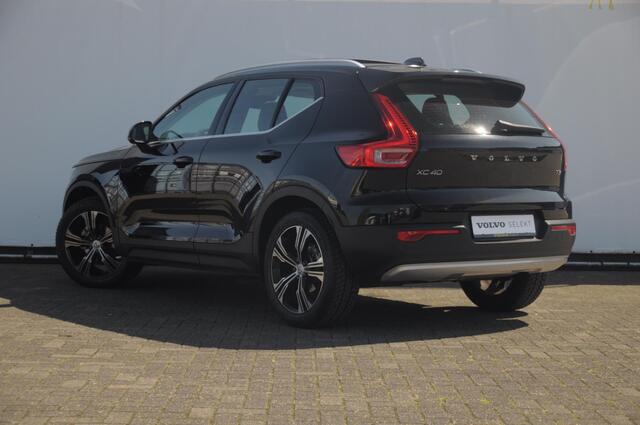 Volvo XC40 T3 163PK Automaat Inscription / Adaptieve cruise control / Panoramadak / BLIS / Elektrische achterklep / Trekhaak / Elektrische stoelen / Parkeersensoren met 360 camera / Lederen bekleding